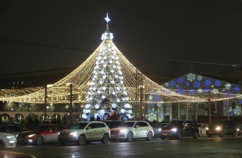 Опубликован график работы новогодней площади Ленина в Воронеже 