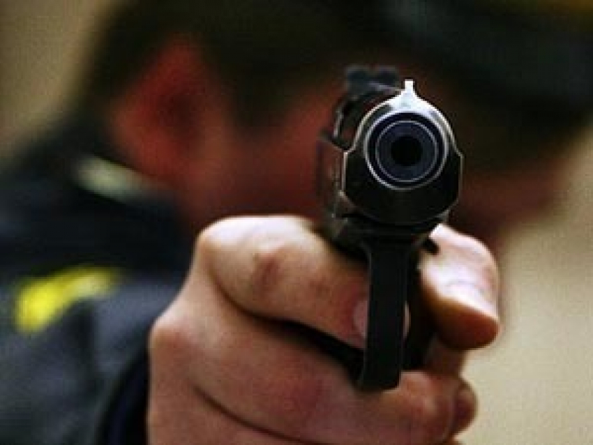 Воронежец пытался расстрелять полицейских 