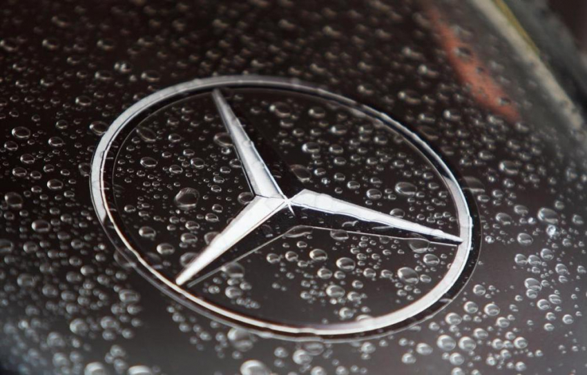 Mercedes Benz переехал женщину в Воронежской области