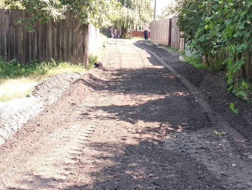 Воронежскую дорогу, давно не видевшую ремонта, привели в порядок  