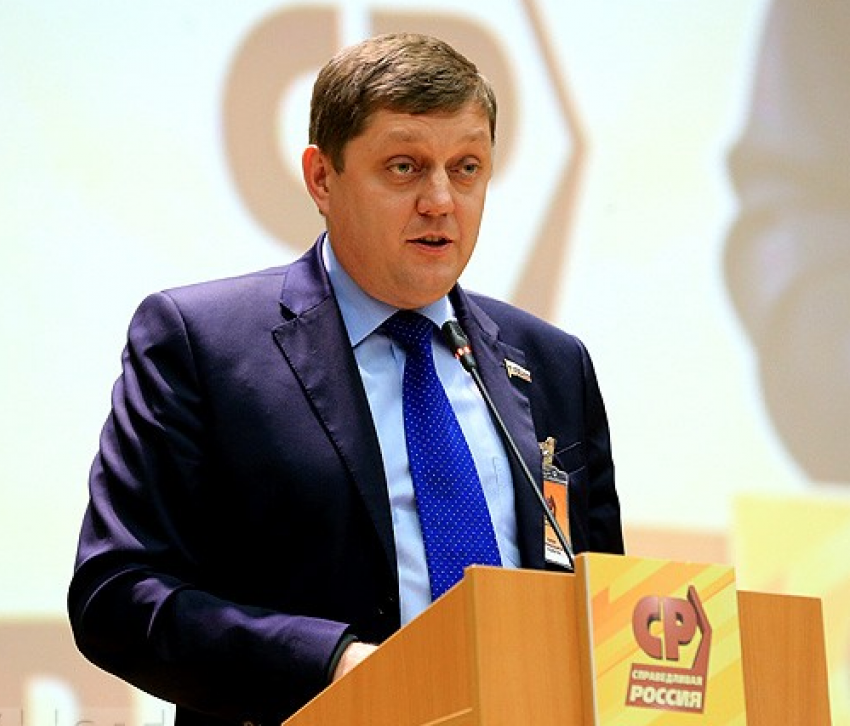 Главой воронежской «Справедливой России» руководство партии рекомендовало избрать Олега Пахолкова