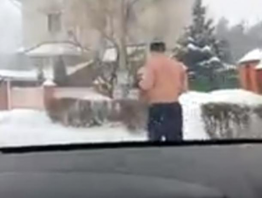 В Воронеже пробежку голышом по снегу сняли на видео