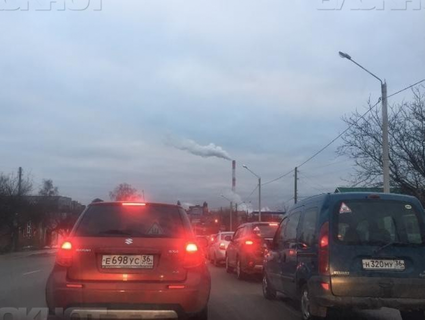 Туман и ДТП стали причинами 8-балльных пробок в Воронеже