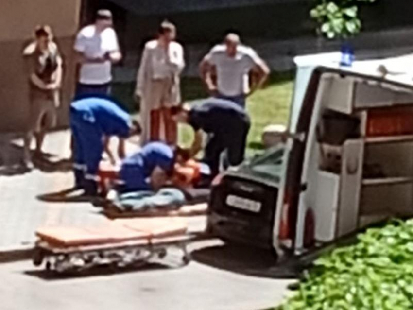 Тело мужчины обнаружили под окнами ЖК в Воронеже