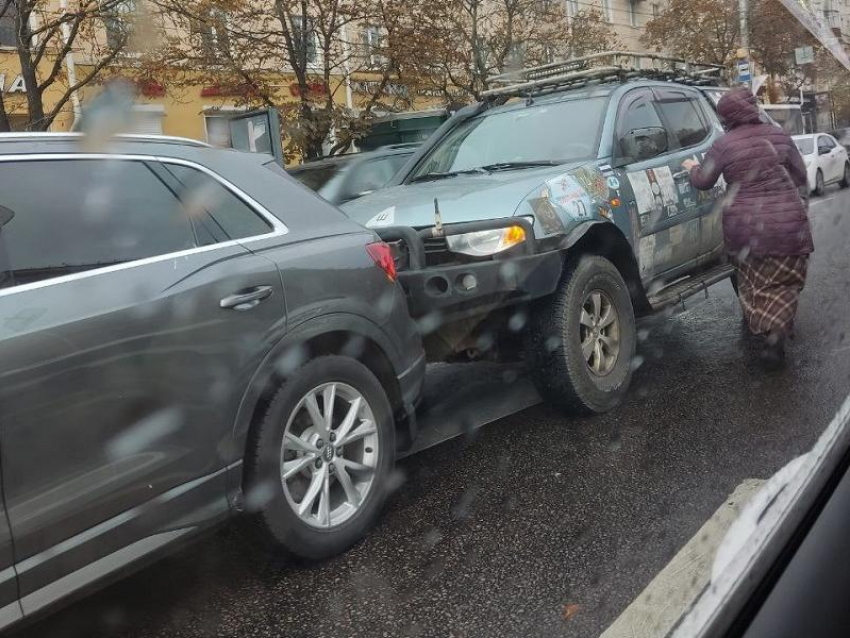 Авария на Плехановской стала причиной утренних пробок в Воронеже