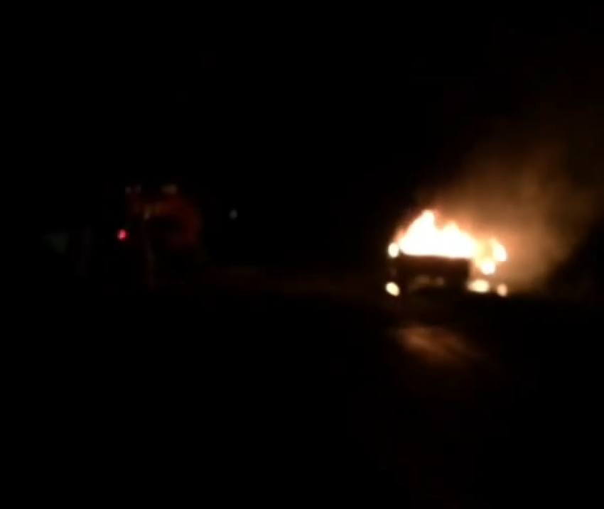 Под Воронежем полыхал автомобиль, купленный за 20 минут до пожара