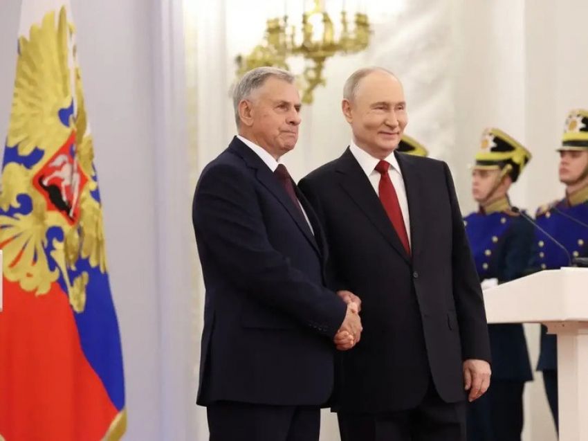 Токарь из Воронежа получил из рук президента награду «Героя Труда» в День России
