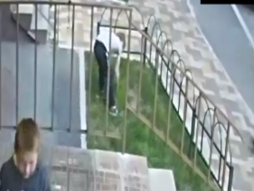 Стыдный поступок подростков попал на видео в Воронеже