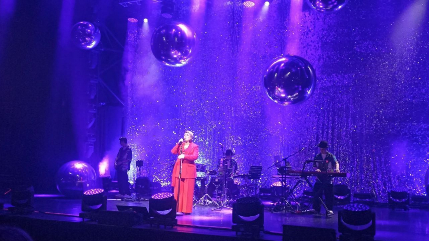 Любви, секса и денег пожелала воронежцам Ева Польна