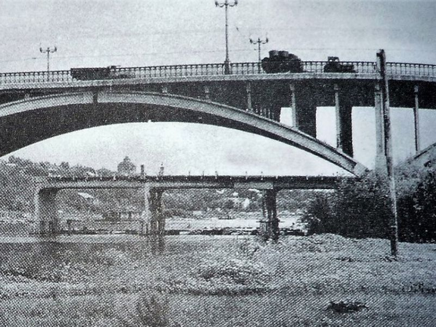 61 год назад после разрушений открыли обновленный Чернавский мост в Воронеже