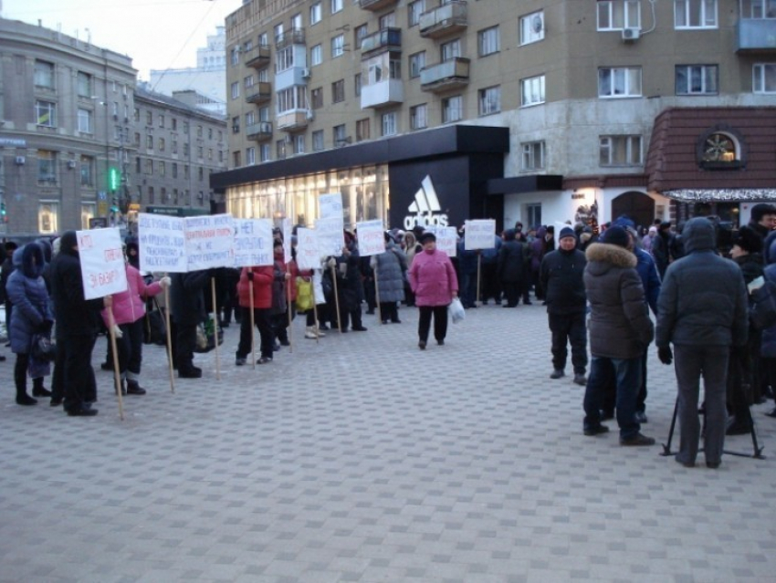 В Воронеже на митинг за сохранение Центрального рынка вышли 400 предпринимателей