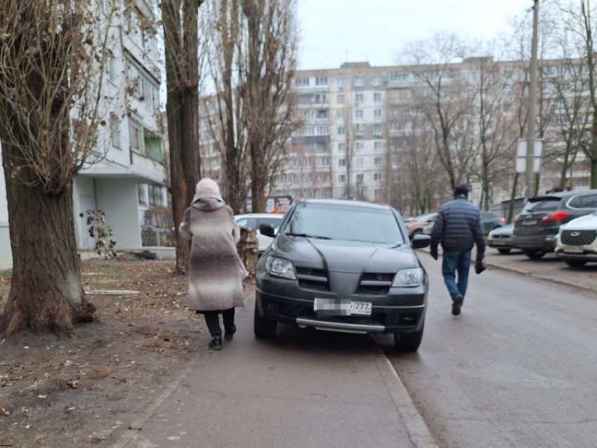 «Сбой в матрице»: люди и машины поменялись местами в Воронеже 