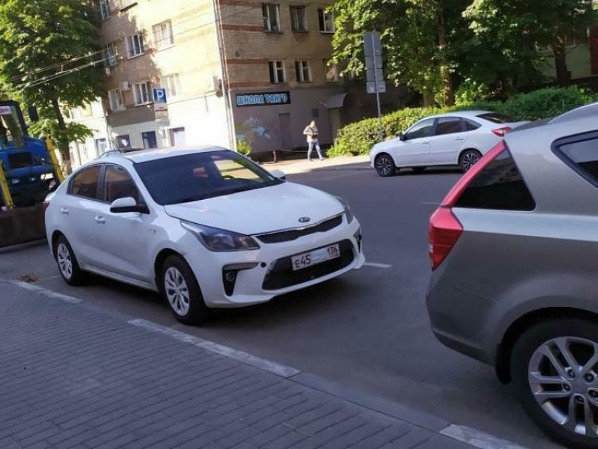 Масочный режим применили против штрафов за парковку в Воронеже 