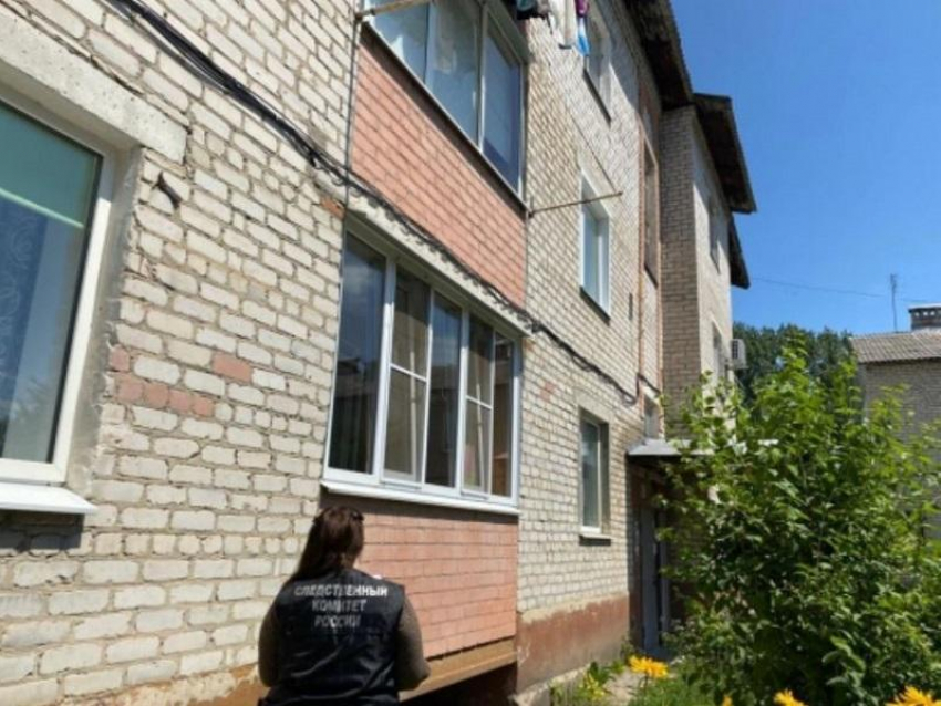 Трёхлетний мальчик выпал с балкона многоквартирного дома в Воронежской области