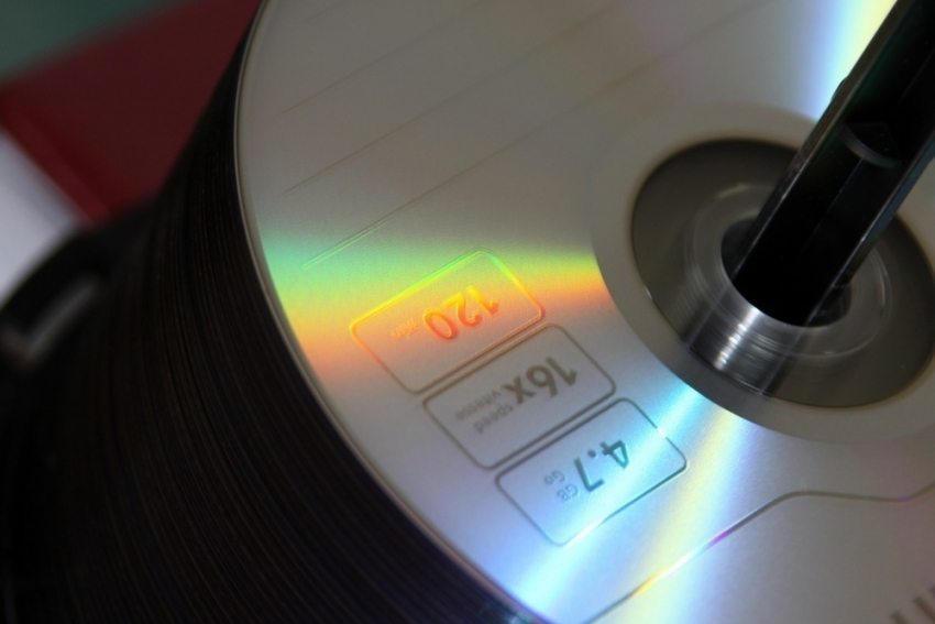 В Воронежской области продавали «пиратские» DVD-диски почти на 1,5 млн. рублей
