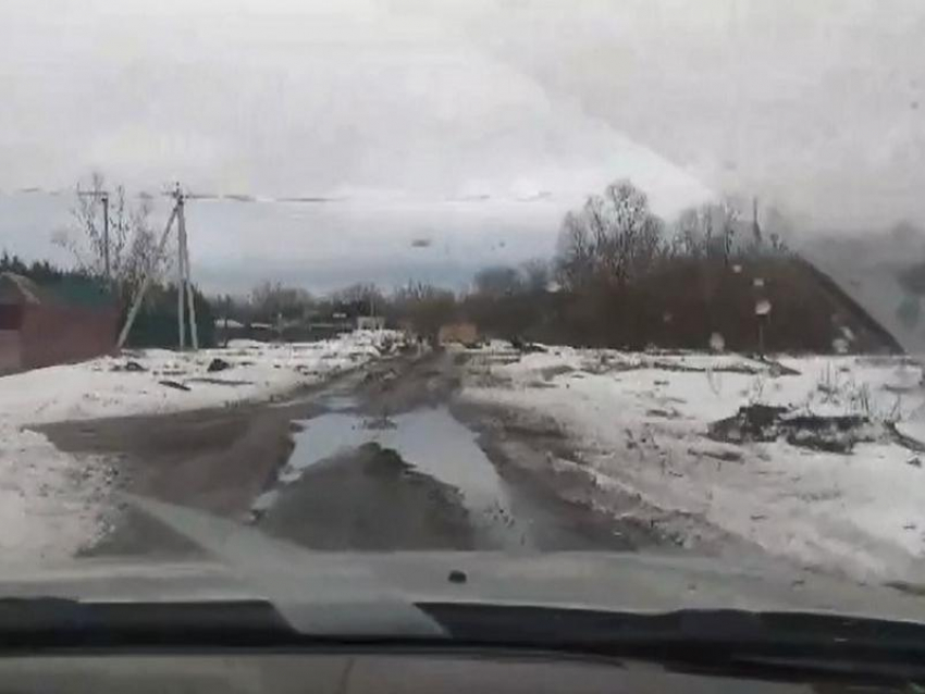 Воронежцы пропадают без дороги в глубинке, но на них плюют в местной администрации