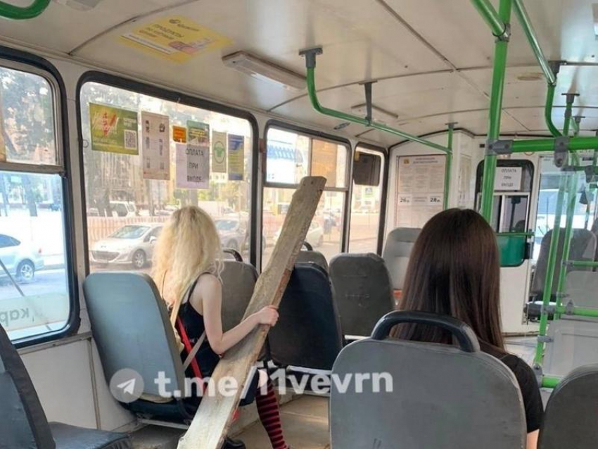 Сильная и независимая девушка стала звездой соцсетей в Воронеже