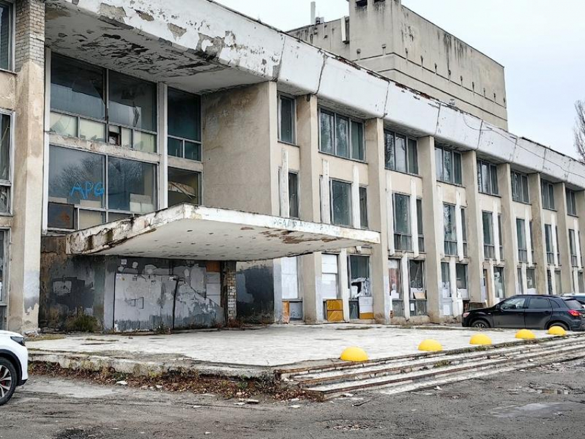 ДК, где пел Цой, разрушается на глазах в Воронеже