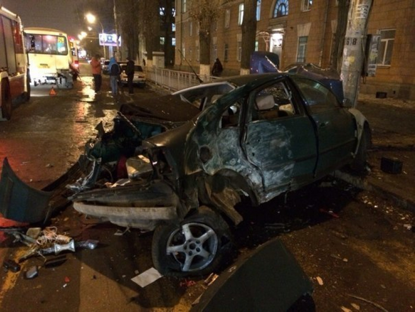 В Воронеже «Фольксваген» протаранил «ПАЗ» маршрут 26а: пострадали люди