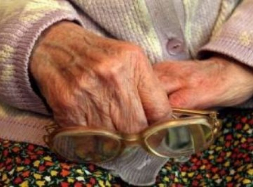 В Лискинском районе пенсионер изнасиловал 21-летнюю девушку