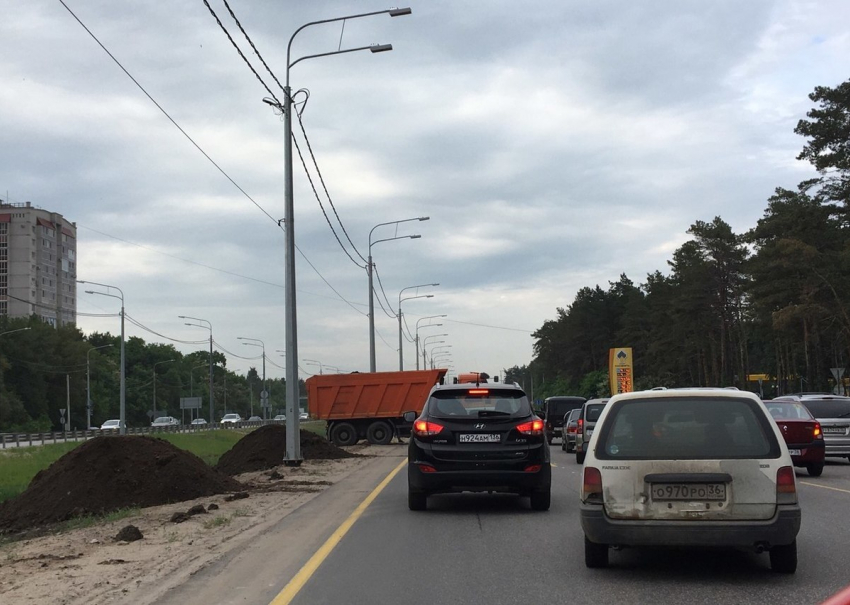 Причину пробок в час пик на Московском нашли в Воронеже  