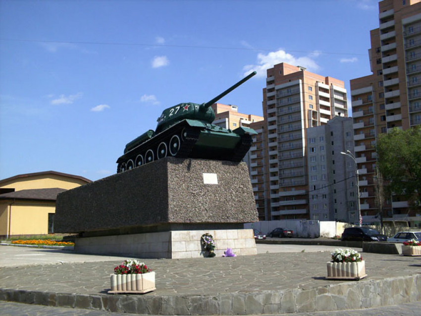 В Воронеже реконструируют памятник «Танк Т-34»