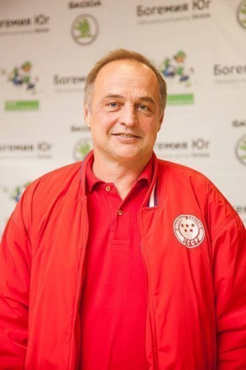 Региональный мастер-класс ŠKODA Junior Ice Hockey Cup 2013 в Воронеже для команды «Буран-2001» провел знаменитый хоккеист Илья Бякин (ФОТО)