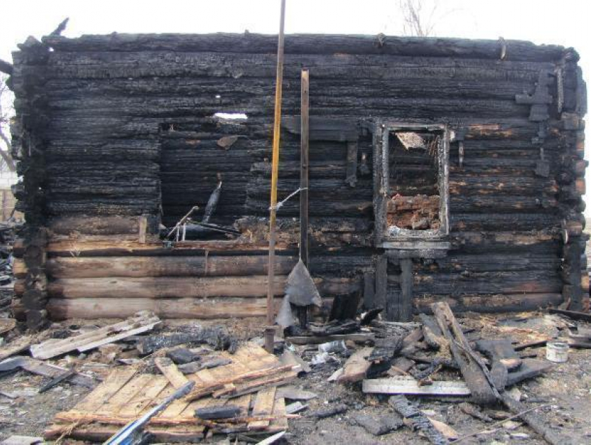 Тело 86-летней воронежской пенсионерки нашли в сгоревшем доме