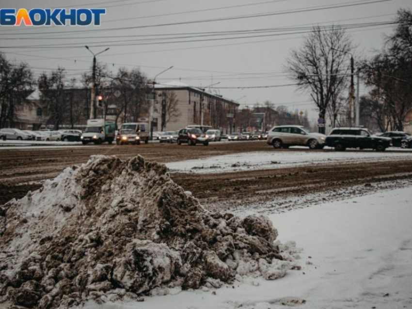  Гололед и заснеженные дороги: прокуратура наказала чиновников за плохую уборку в Воронежской области   