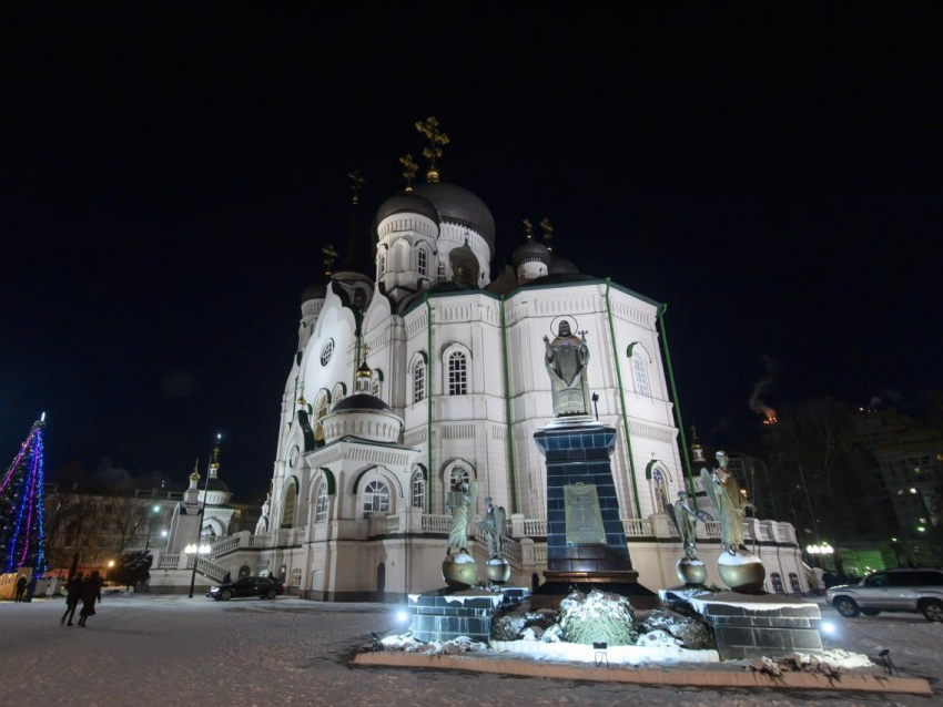 Александр Гусев и Юрий Матузов поздравили воронежцев с Рождеством Христовым