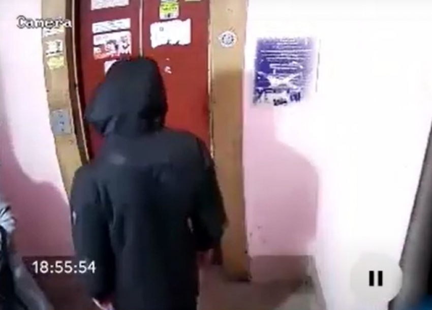 Приставал или обознался: полиция проверяет странный инцидент между мужчиной и женщиной в Воронеже