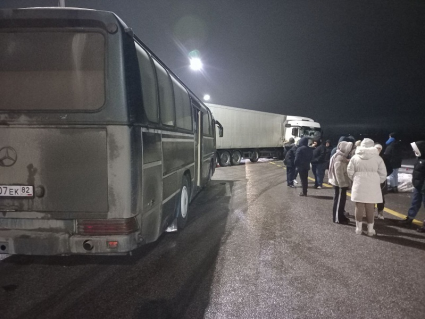 Движение закрыли по М-4 «Дон» в Воронежской области