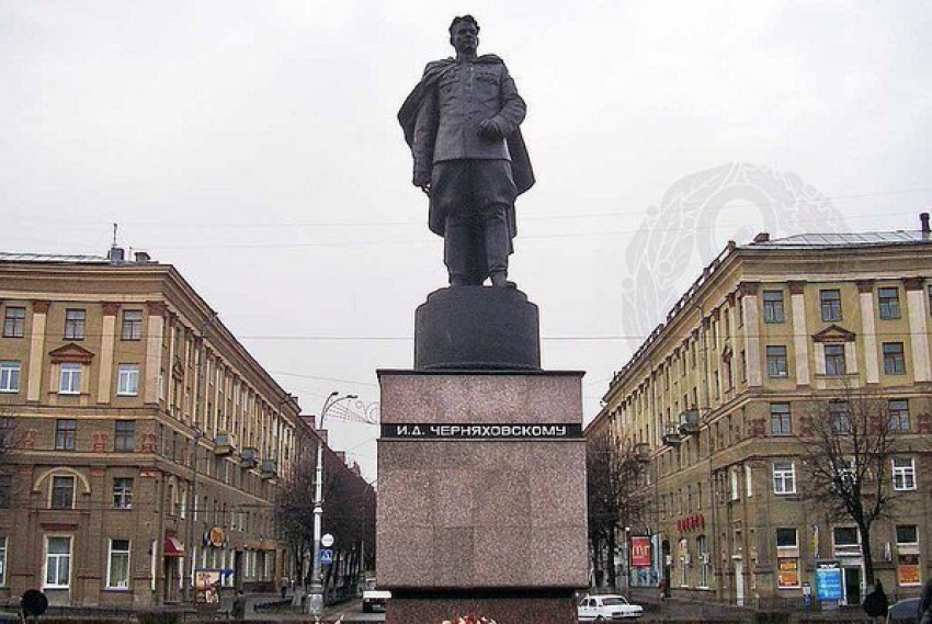 В День памяти и скорби в Воронеже перекроют дорогу у памятника Черняховскому