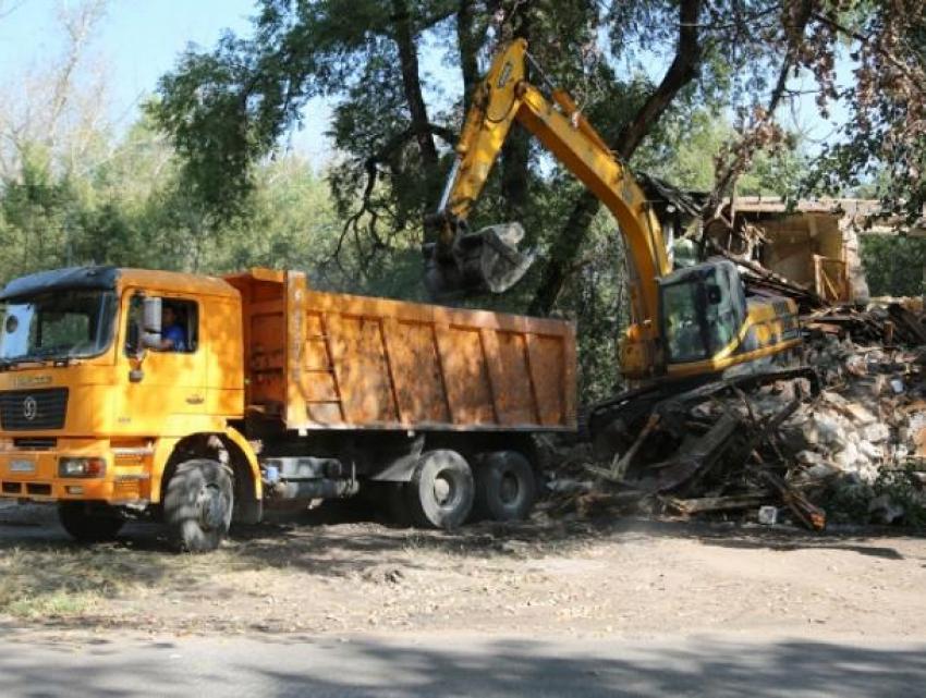 На Левом берегу Воронежа снесли многоквартирный дом