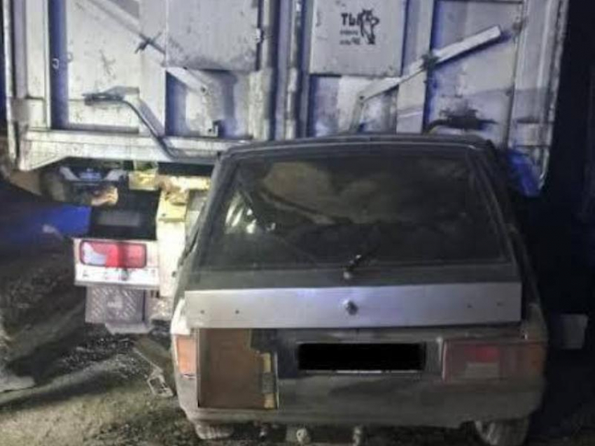 Опубликованы фото смертельного столкновения с грузовиком в Воронежской области