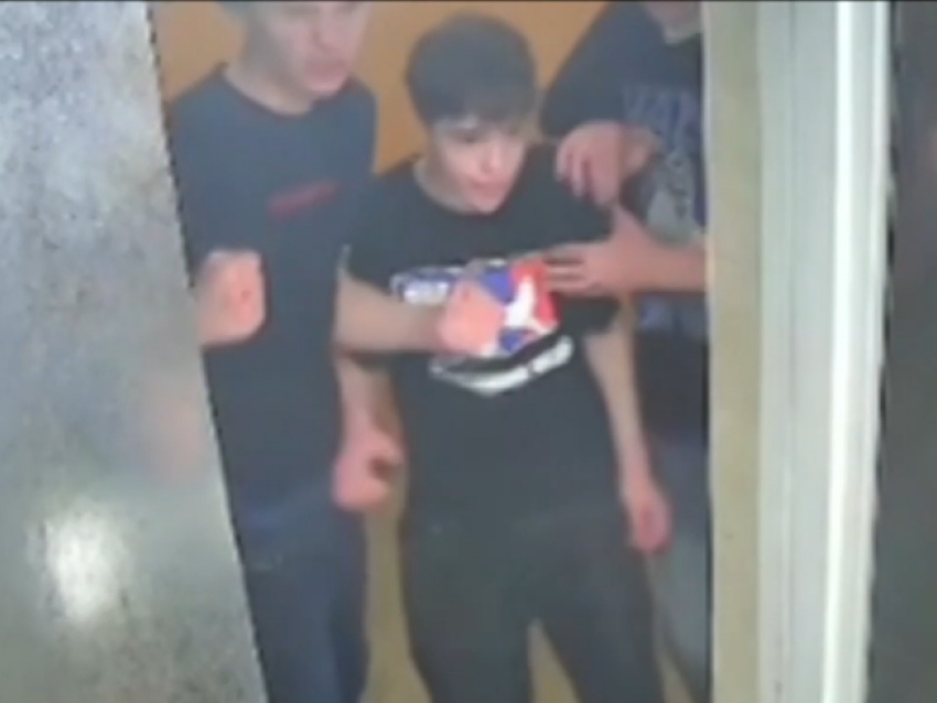 Шиловские подростки, избившие таксиста, избежали СИЗО 