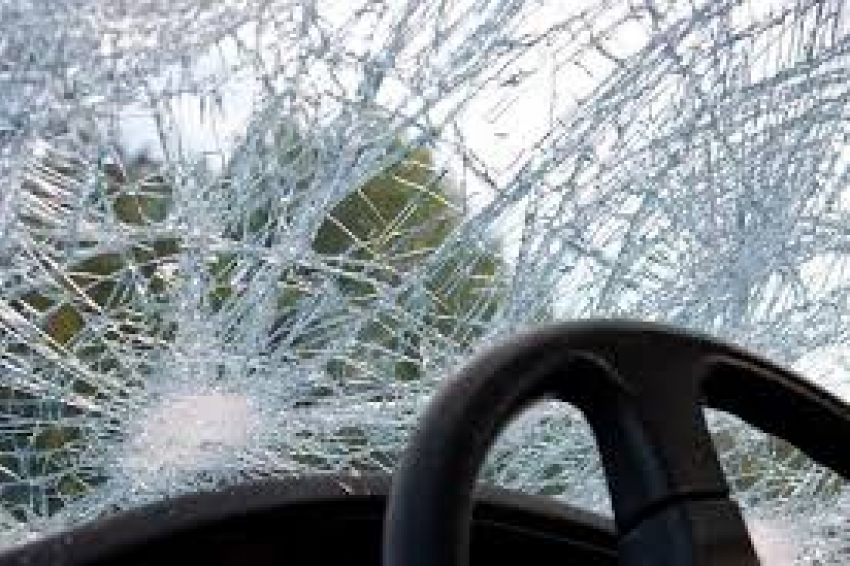 Пассажир Mitsubishi Pajero погиб после столкновения с деревом под Воронежем
