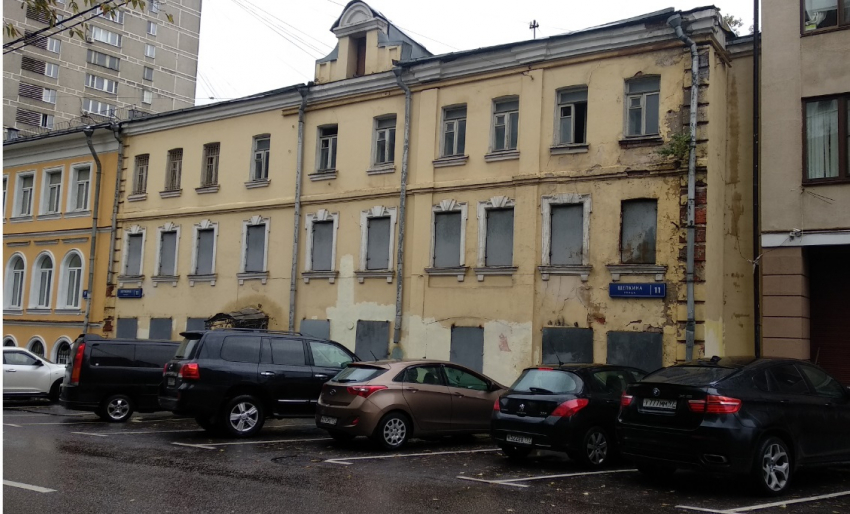В центре Москвы разрушается здание ликвидируемого воронежского представительства 