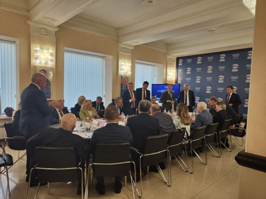 О кадровых изменениях в руководстве Воронежской области рассказал губернатор Александр Гусев