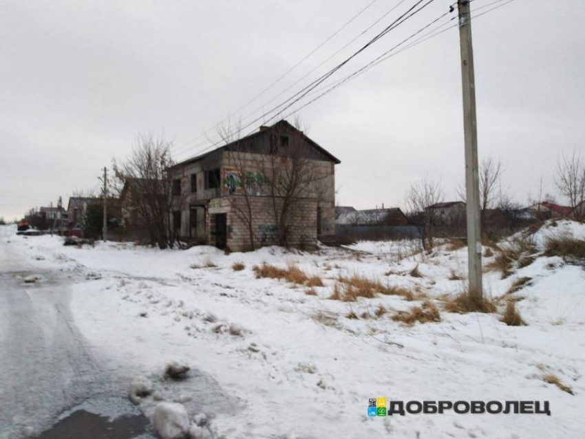 «Притон для подростков»: воронежцы рассказали о заброшке, притягивающей школьников 