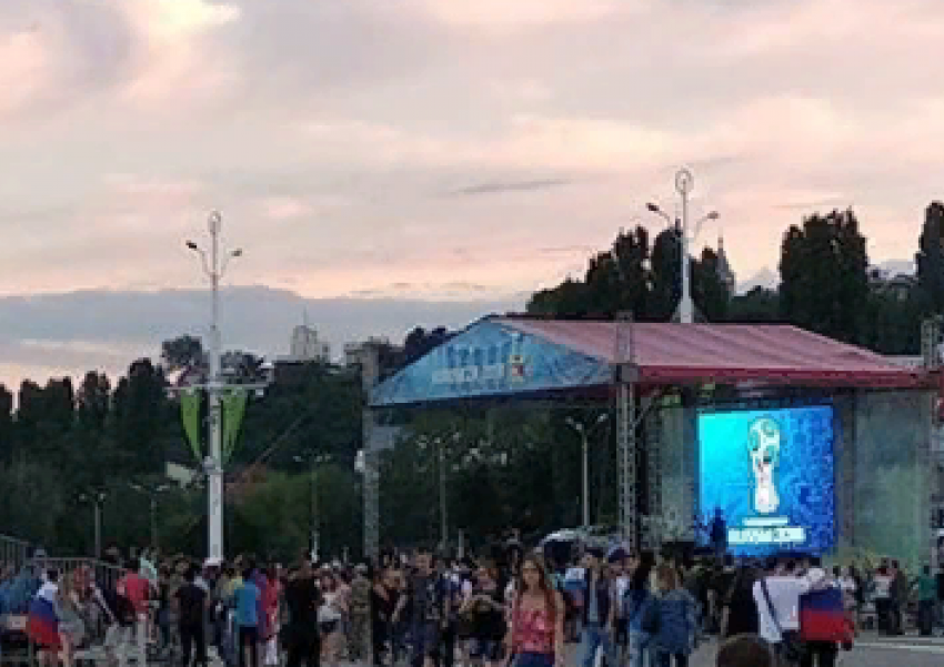  Тысячи воронежцев объединились, чтобы увидеть борьбу за выход в полуфинал ЧМ