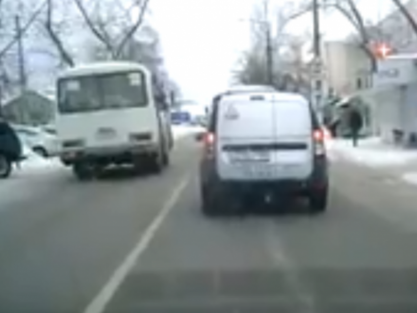 В Воронеже маршрутчик заплатит 5 тысяч штрафа благодаря соцсетям