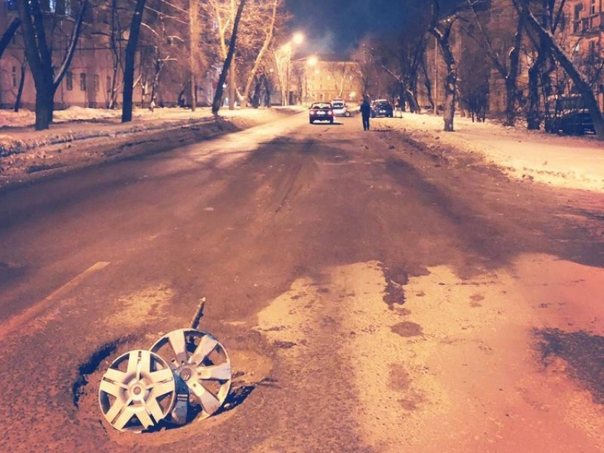 Безжалостную пожирательницу колес нашли на дороге в Воронеже