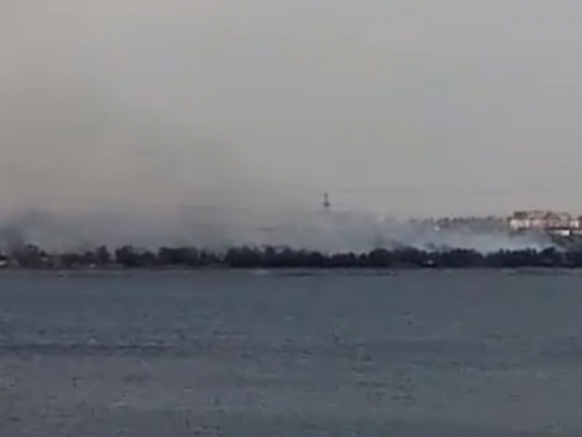 Клубы дыма с воронежского Машмета попали на видео и перепугали горожан
