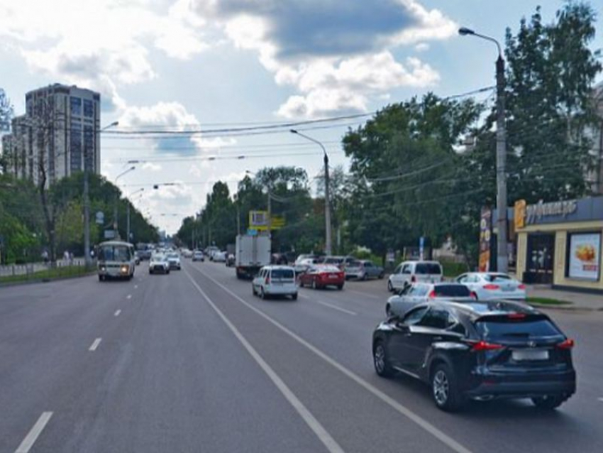 В Воронеже мотоциклист сбил на переходе маленькую девочку и скрылся