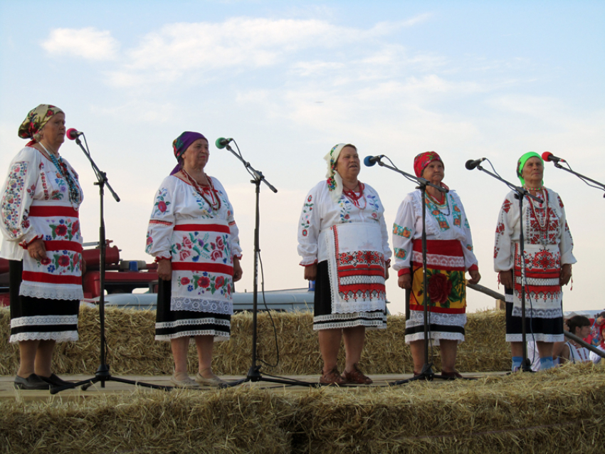 На фестивале «Русь песенная, Русь мастеровая» выступили 44 фольклорных коллектива