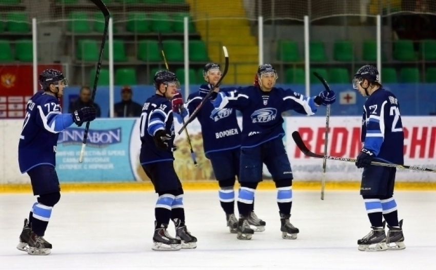 Воронежский «Буран» сыграл с саратовским «Кристаллом» со счётом 5:2