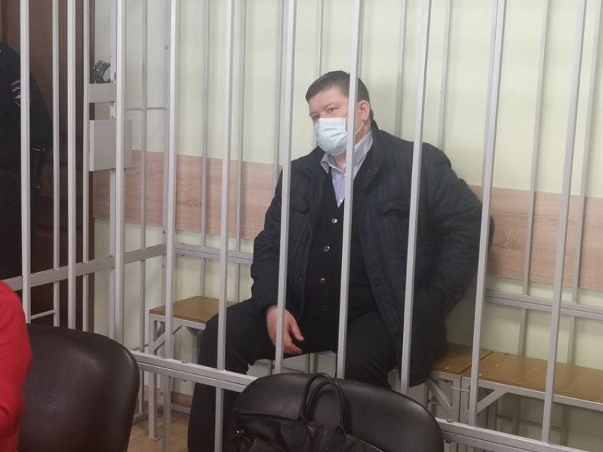 Обвиняемый в мошенничестве вице-спикер Воронежской гордумы проведет день рождения под домашним арестом 