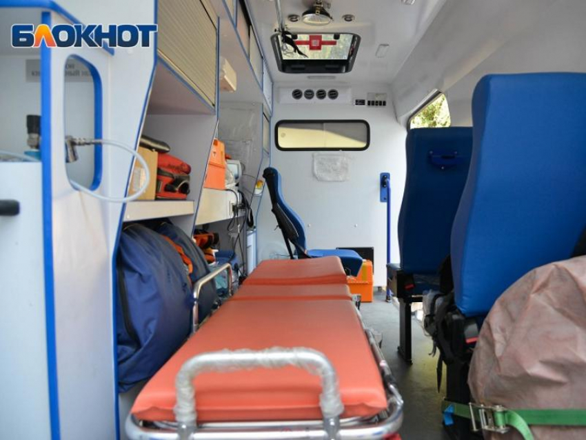 Дорожный знак упал из-за ДТП на школьника и убил его в Воронеже 