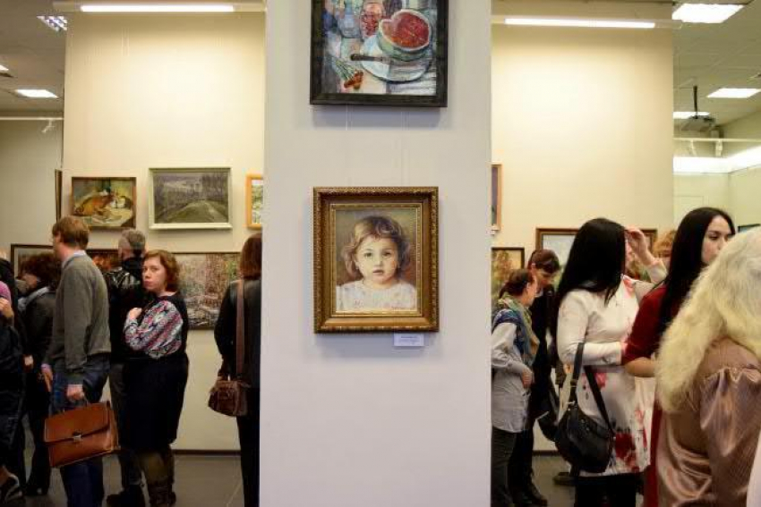 В Воронеже открылась выставка картин талантливых женщин-художниц
